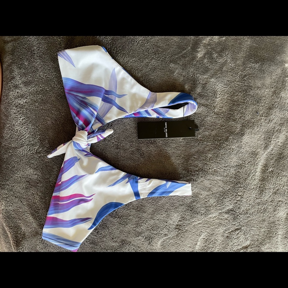 VAYA SWIM TOP SIZE S